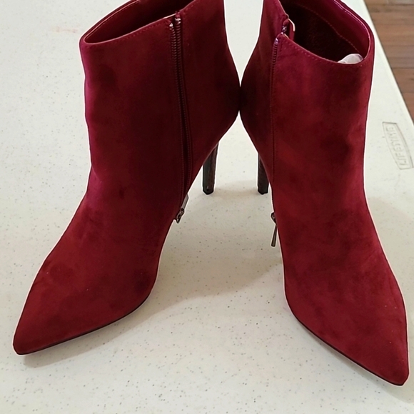 NWOT Shu Shop women's burgandy suede boots with snakeskin heels size 9 - Picture 4 of 10